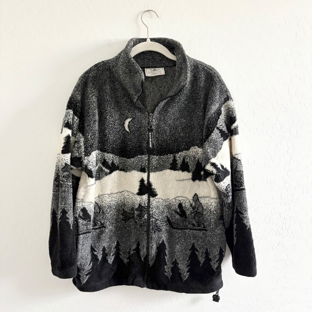 Black Mountain Vintage Wolves Outdoor Scenic Fleece Moon Mountain Grey‎ Small